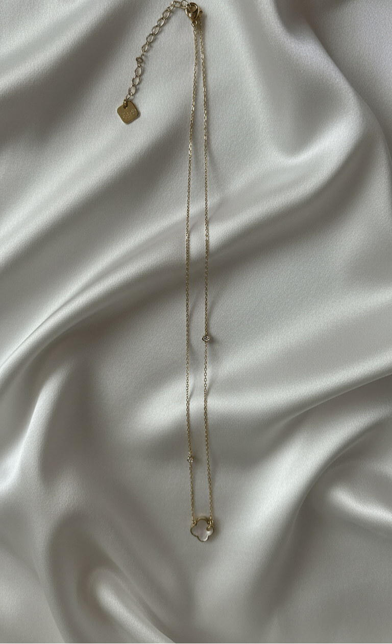 Collier doré – pendentif en nacre & strass – XP