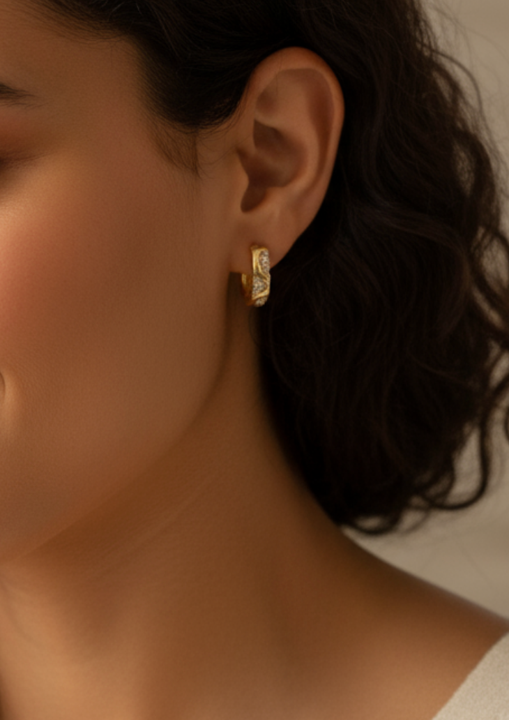 Boucles d’oreilles dorées – créoles pavées de strass – XP