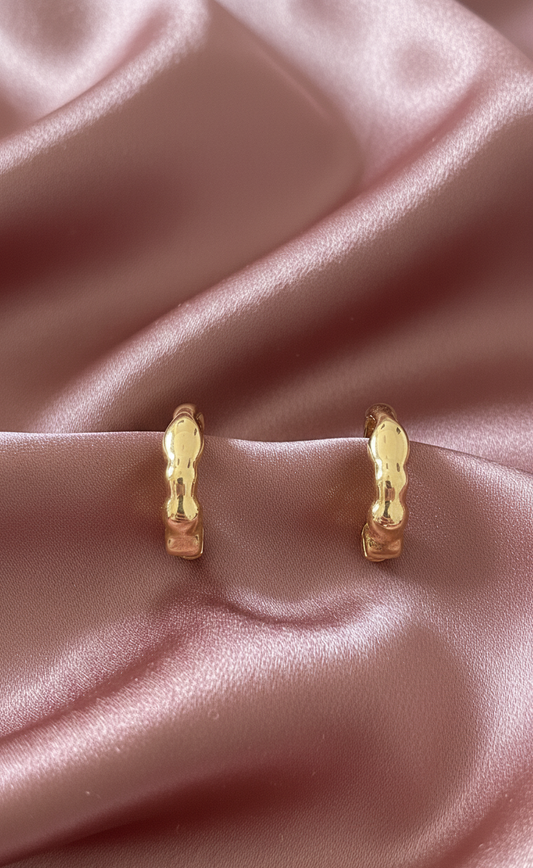 Boucles d’oreilles dorées – créoles ondulées – XP