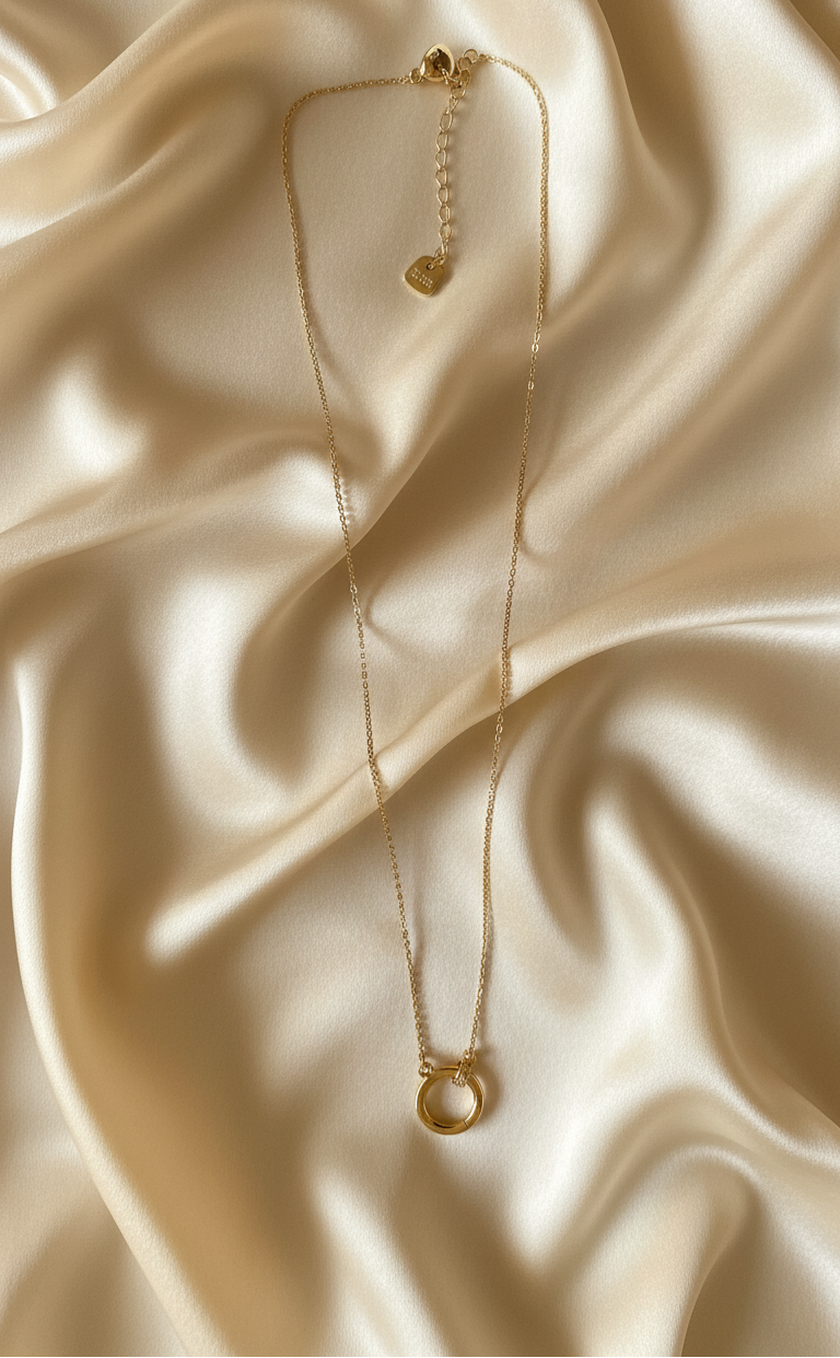 Collier doré – pendentif anneau –AG